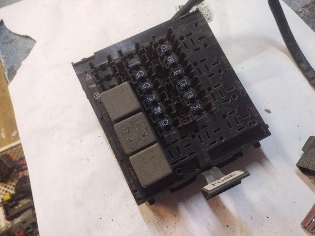 bontott ALFA ROMEO 155 Biztosítéktábla Motortér