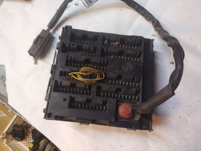 bontott ALFA ROMEO 155 Biztosítéktábla Motortér