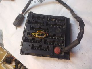 bontott ALFA ROMEO 155 Biztosítéktábla Motortér