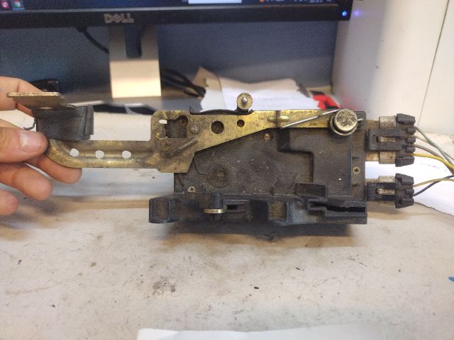 bontott ALFA ROMEO 155 Bal első Ajtózár