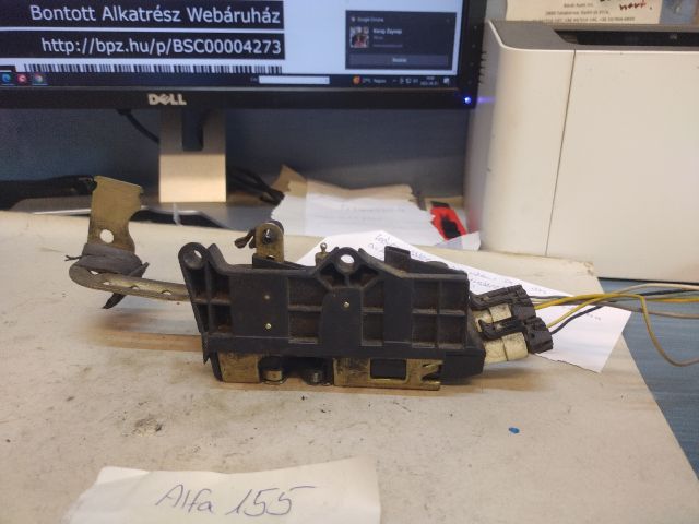 bontott ALFA ROMEO 155 Bal első Ajtózár