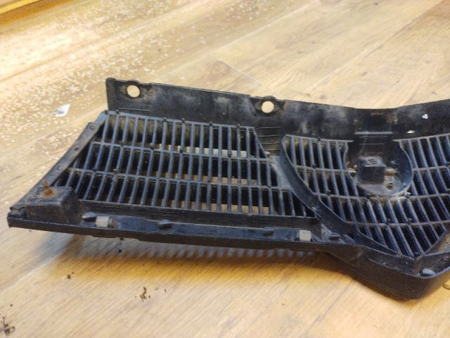 bontott ALFA ROMEO 155 Hűtőrács