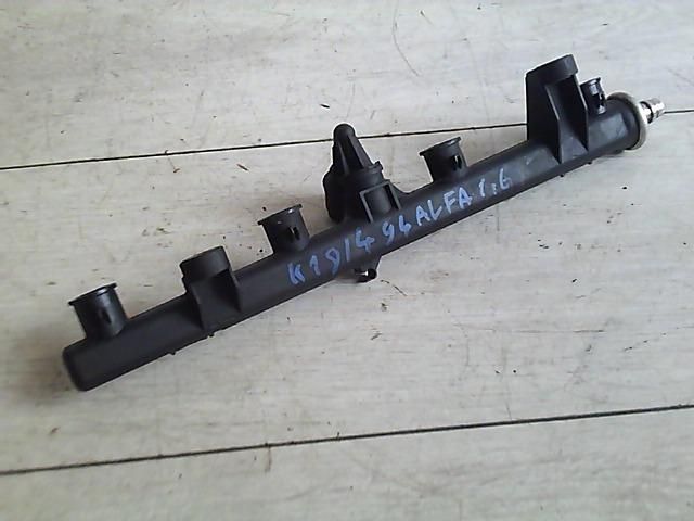 bontott ALFA ROMEO 156 Porlasztó Sor / Híd