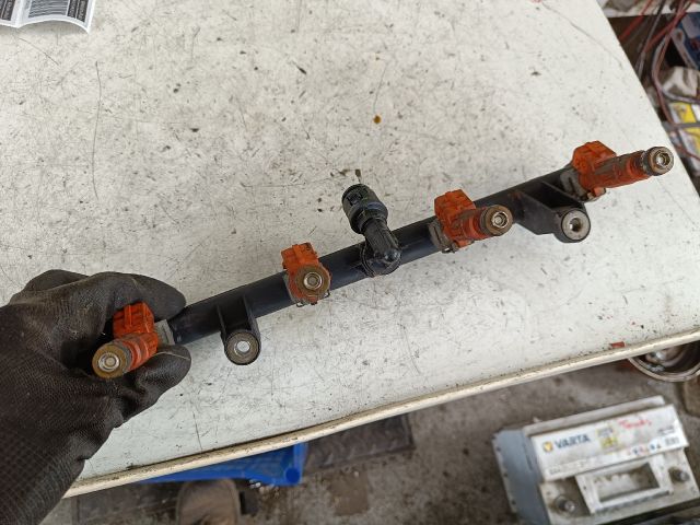 bontott ALFA ROMEO 156 Porlasztó Sor / Híd