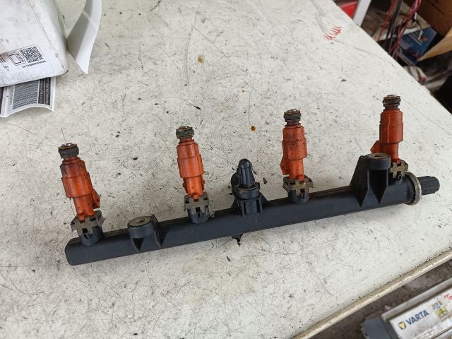 bontott ALFA ROMEO 156 Porlasztó Sor / Híd