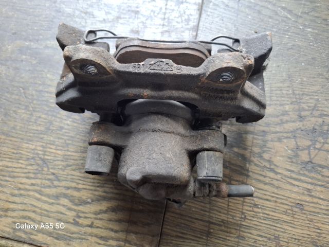 bontott ALFA ROMEO 156 Bal első Féknyereg Munkahengerrel