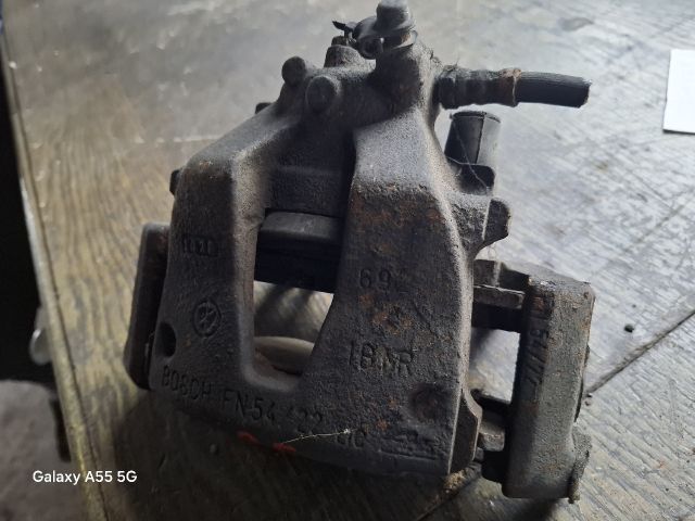 bontott ALFA ROMEO 156 Bal első Féknyereg Munkahengerrel