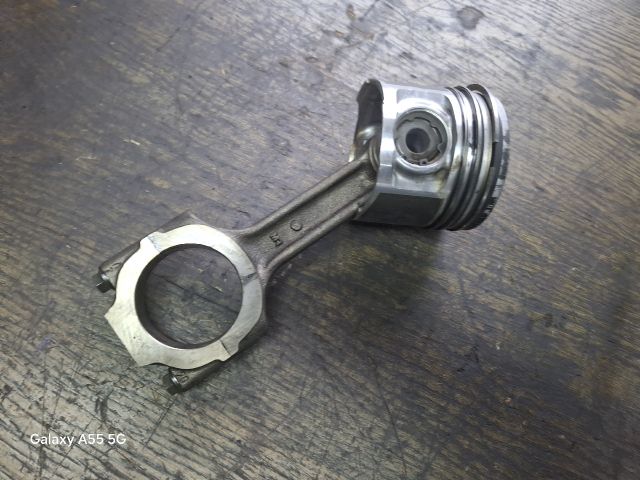 bontott ALFA ROMEO 156 Dugattyú és Hajtókar