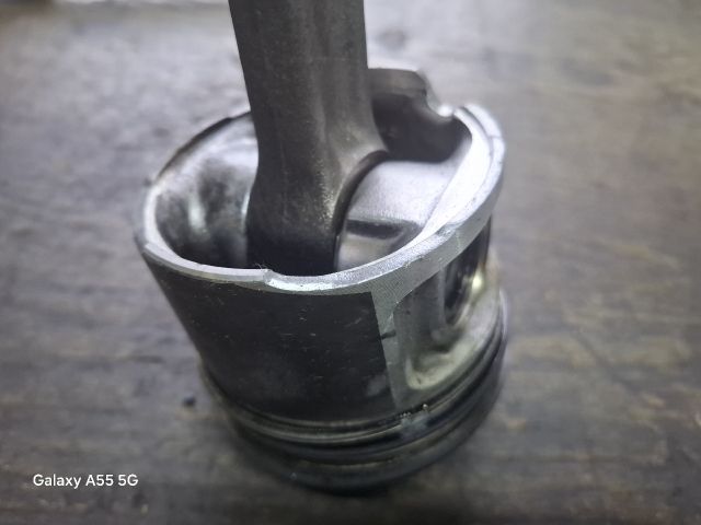 bontott ALFA ROMEO 156 Dugattyú és Hajtókar