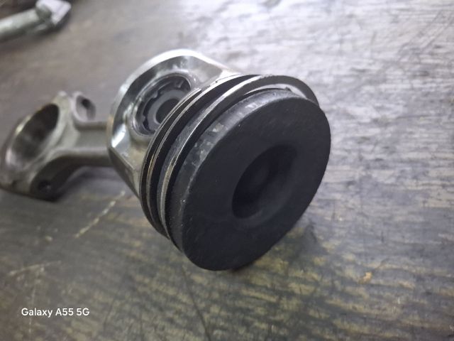 bontott ALFA ROMEO 156 Dugattyú és Hajtókar