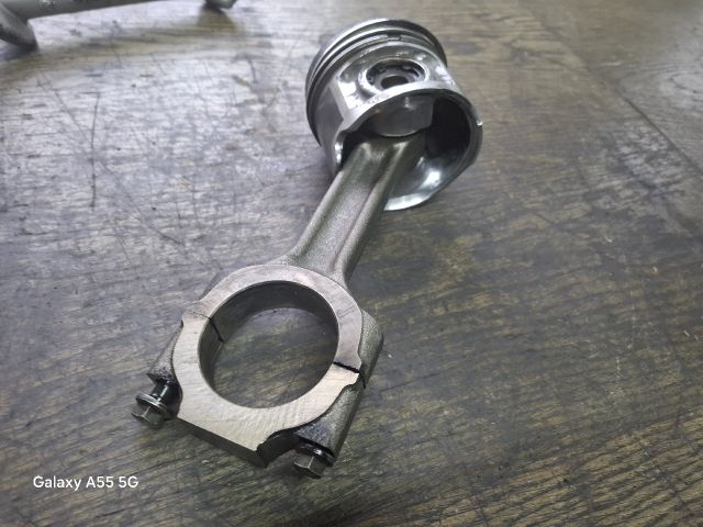 bontott ALFA ROMEO 156 Dugattyú és Hajtókar