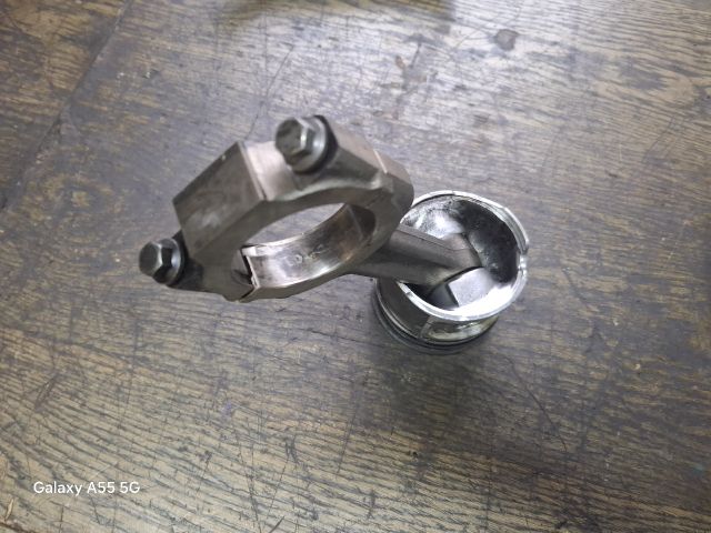 bontott ALFA ROMEO 156 Dugattyú és Hajtókar