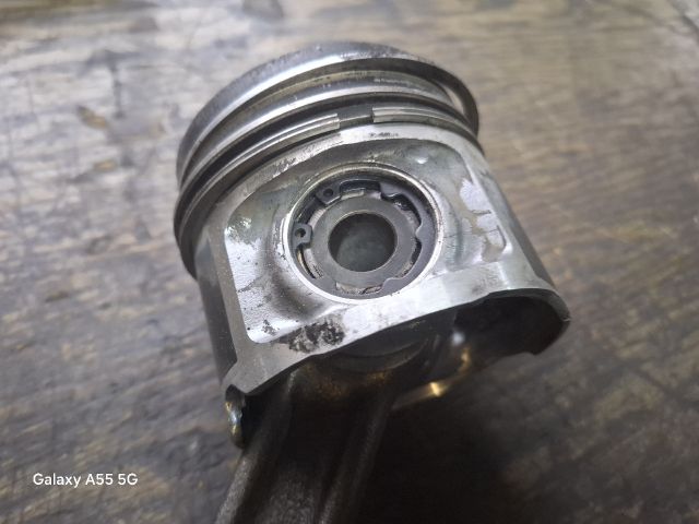 bontott ALFA ROMEO 156 Dugattyú és Hajtókar