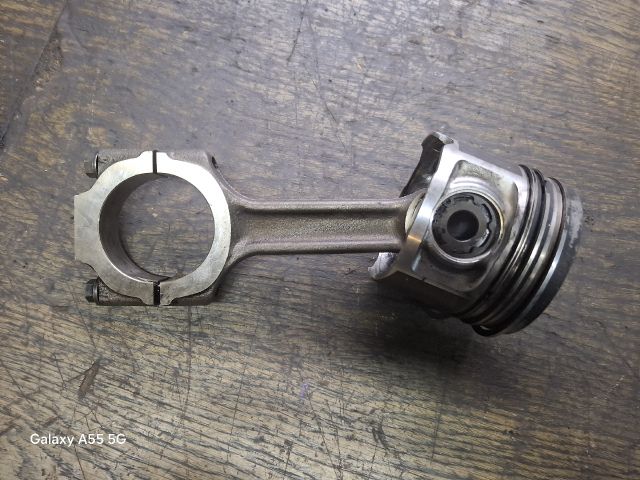 bontott ALFA ROMEO 156 Dugattyú és Hajtókar