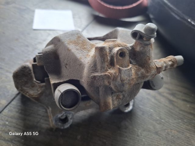 bontott ALFA ROMEO 156 Jobb első Féknyereg Munkahengerrel