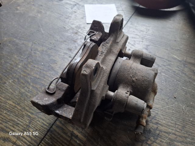 bontott ALFA ROMEO 156 Jobb első Féknyereg Munkahengerrel