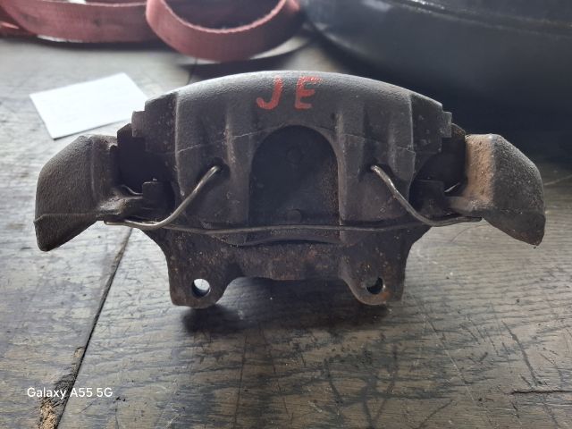 bontott ALFA ROMEO 156 Jobb első Féknyereg Munkahengerrel