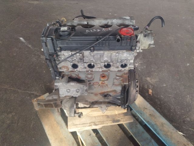 bontott ALFA ROMEO 156 Motor (Fűzött blokk hengerfejjel)