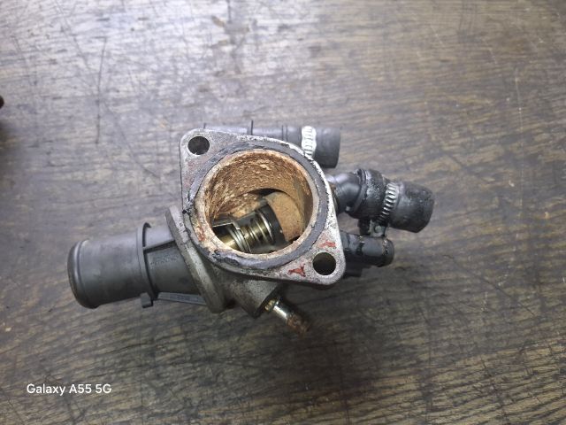 bontott ALFA ROMEO 156 Termosztátház