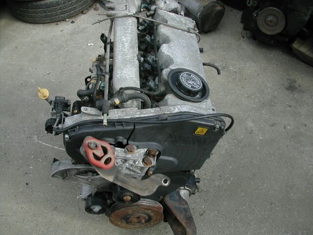 bontott ALFA ROMEO 156 Motor (Fűzött blokk hengerfejjel)