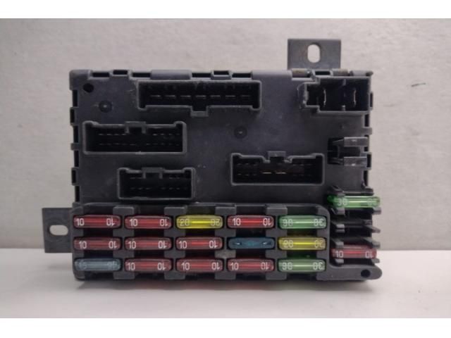 bontott ALFA ROMEO 156 Biztosítéktábla Motortér