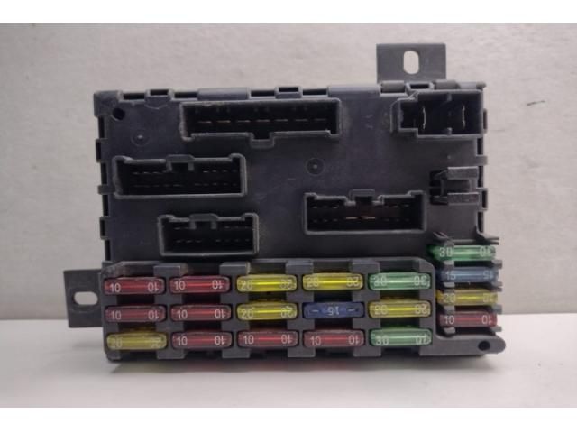 bontott ALFA ROMEO 156 Biztosítéktábla Motortér