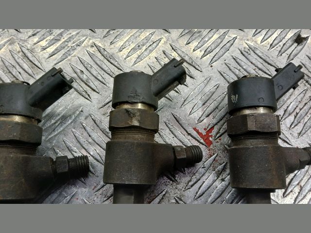 bontott ALFA ROMEO 156 Porlasztó (1 db)