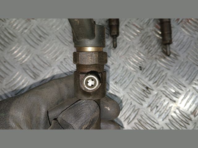 bontott ALFA ROMEO 156 Porlasztó (1 db)