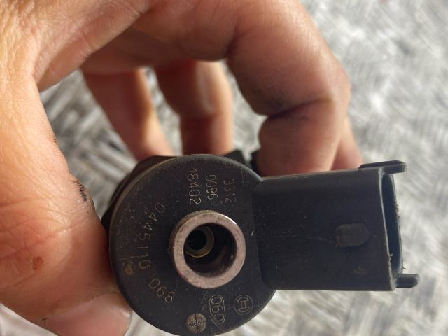 bontott ALFA ROMEO 156 Porlasztó (1 db)