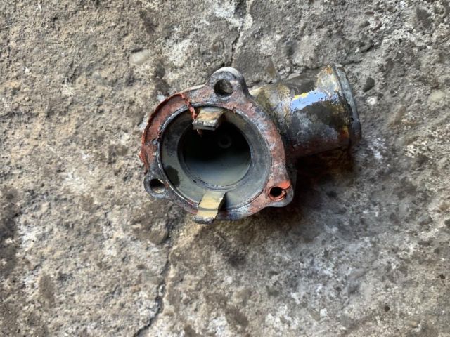 bontott ALFA ROMEO 156 Termosztátház