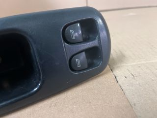 bontott ALFA ROMEO 156 Ablakemelő Kapcsoló Négyes / Kettes