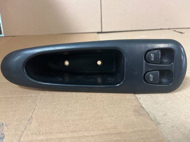 bontott ALFA ROMEO 156 Ablakemelő Kapcsoló Négyes / Kettes