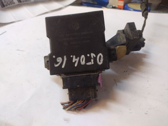 bontott ALFA ROMEO 156 Ablaktörlő Relé