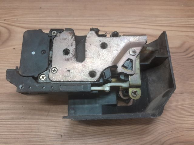 bontott ALFA ROMEO 156 Bal első Ajtózár