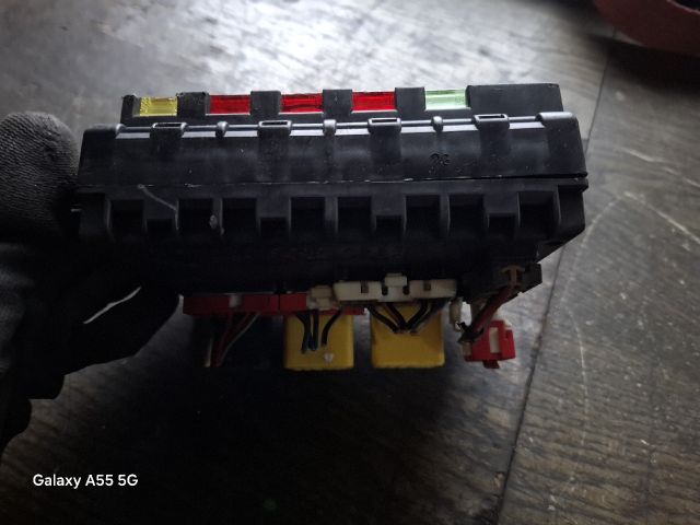 bontott ALFA ROMEO 156 Biztosítéktábla Utastér