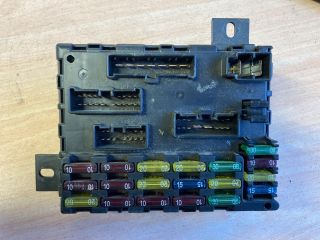 bontott ALFA ROMEO 156 Biztosítéktábla Utastér