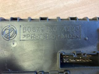 bontott ALFA ROMEO 156 Biztosítéktábla Utastér