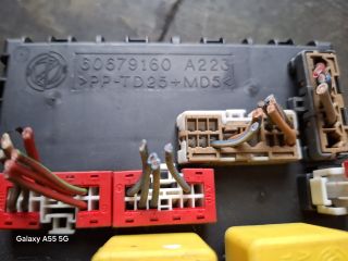 bontott ALFA ROMEO 156 Biztosítéktábla Utastér