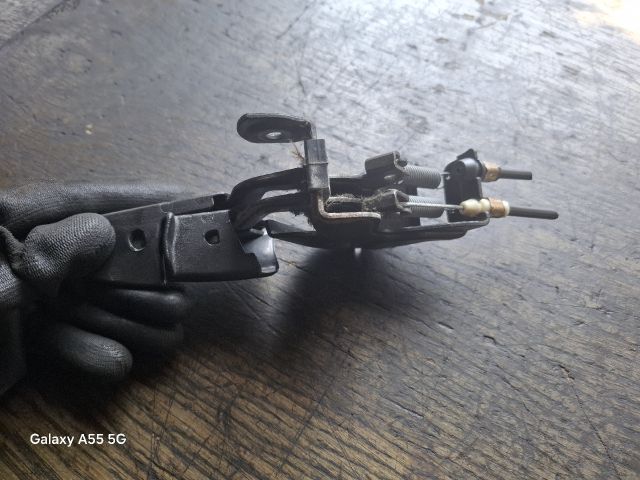 bontott ALFA ROMEO 156 Csomagtér Nyitó Kar / Gomb