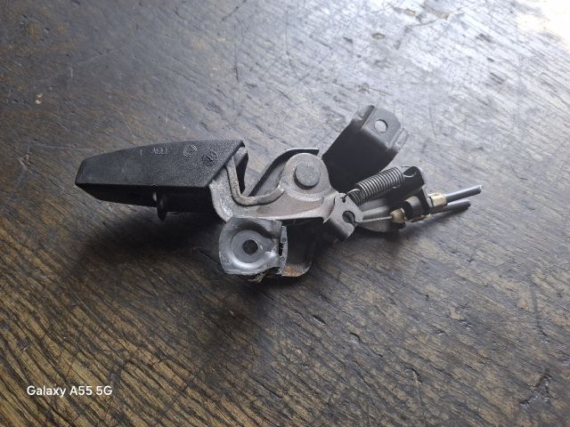 bontott ALFA ROMEO 156 Csomagtér Nyitó Kar / Gomb