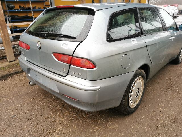 bontott ALFA ROMEO 156 Csomagtérajtó Burkolat Felső