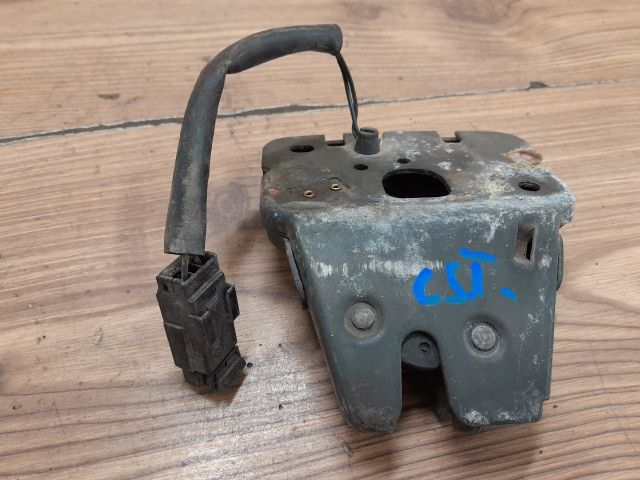 bontott ALFA ROMEO 156 Csomagtérajtó Zárszerkezet