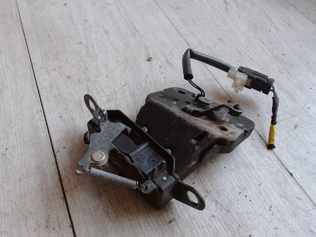 bontott ALFA ROMEO 156 Csomagtérajtó Zárszerkezet