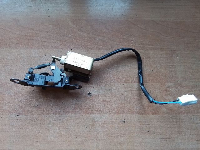 bontott ALFA ROMEO 156 Csomagtérajtó Zárszerkezet