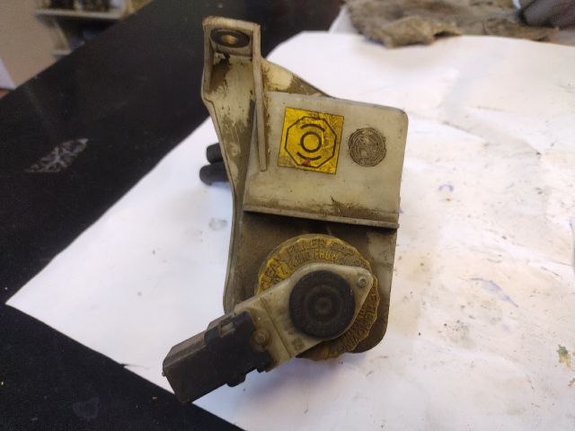 bontott ALFA ROMEO 156 Fékfolyadék Tartály