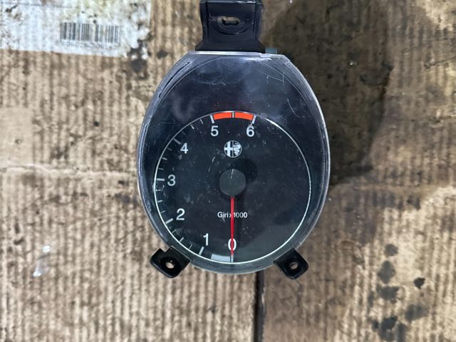 bontott ALFA ROMEO 156 Fordulatszámmérő