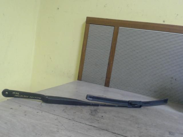 bontott ALFA ROMEO 156 Jobb első Ablaktörlő Kar