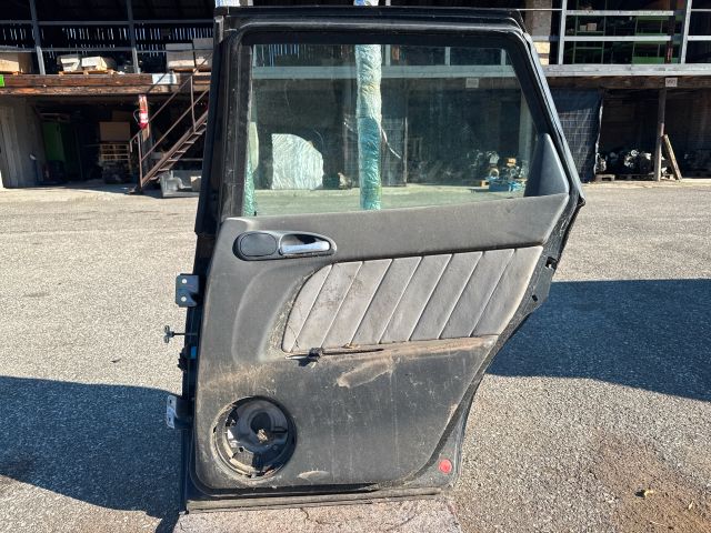 bontott ALFA ROMEO 156 Jobb hátsó Ajtó (Részeivel)