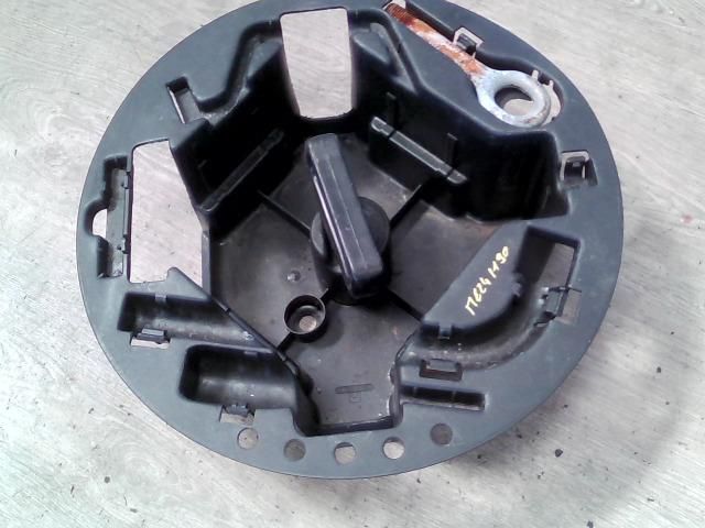 bontott ALFA ROMEO 156 Pótkerék Szerszámtartó