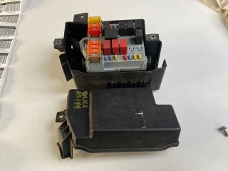 bontott ALFA ROMEO 159 Biztosítéktábla Motortér